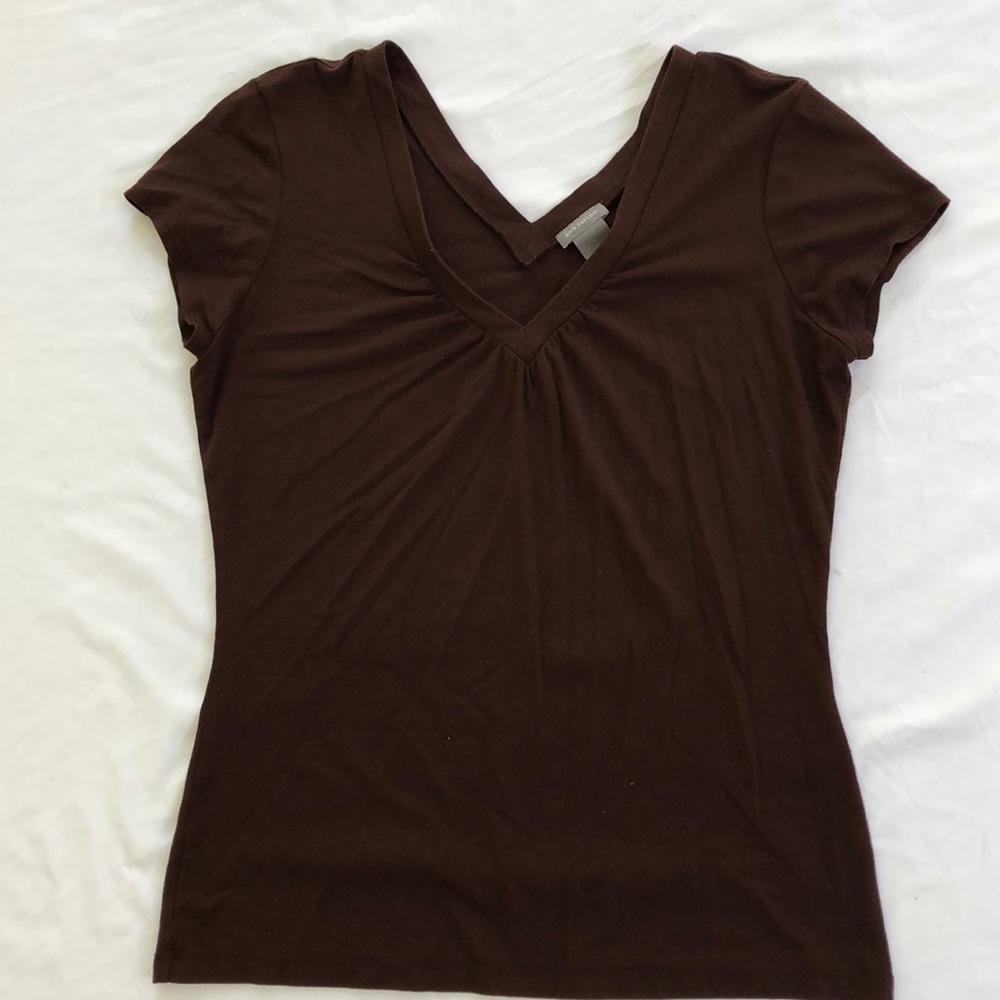 Ann Taylor double V short sleeve tee